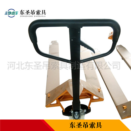 手動搬運叉車產(chǎn)品展示--河北東圣吊索具制造有限公司--手動叉車|液壓堆高車|小型攪拌機|石材夾具