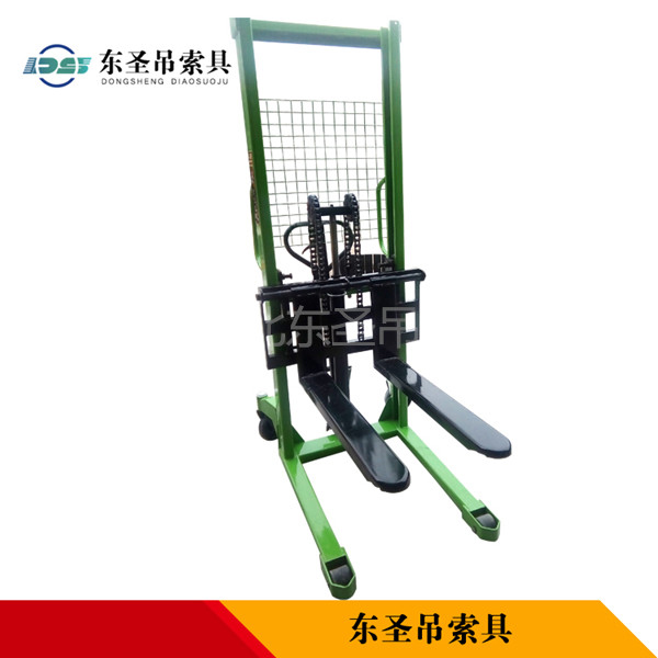 前移式手動(dòng)液壓堆高車(chē)可作為組合工具使用,你可知？--河北東圣吊索具制造有限公司--液壓堆高車(chē)|手動(dòng)叉車(chē)|小型攪拌機(jī)|石材夾具